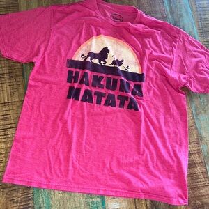 Hakuna Matata Disneys the Lion King ted graphic t-shirt. Size XL. EUC